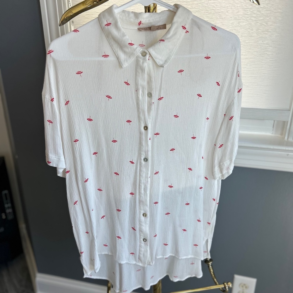 Kitschy summer flowy top